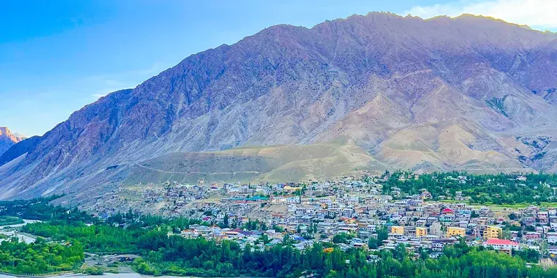 Lahaul Valley high mountains barren landscapes villages photo gallery